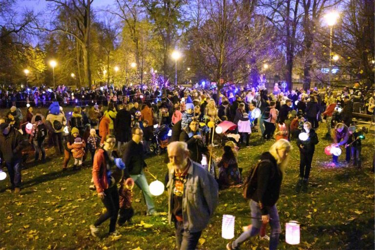 LAMPIONOVÝ PRŮVOD | Schreberovy zahrádky Brno | Duo Kontrast